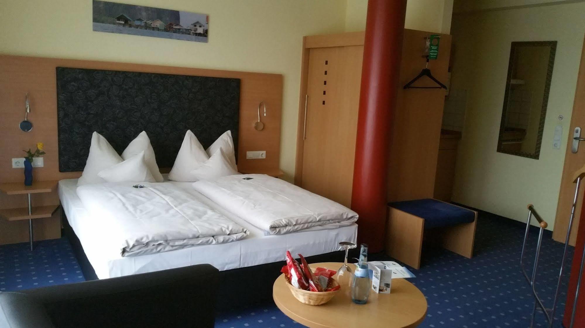 Hotel Ifen Wiesloch Εξωτερικό φωτογραφία