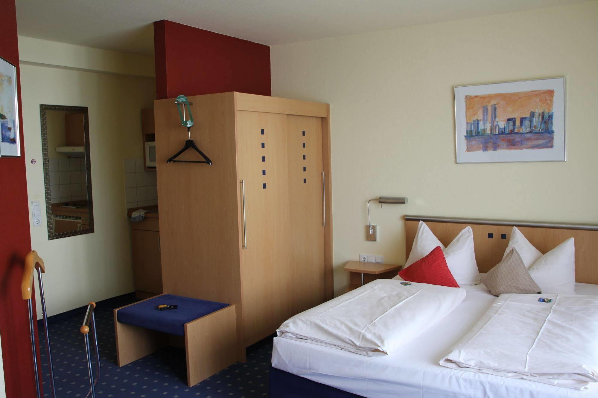Hotel Ifen Wiesloch Εξωτερικό φωτογραφία